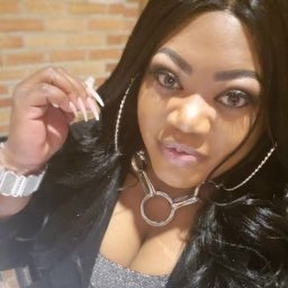Meet your Posher, Shana